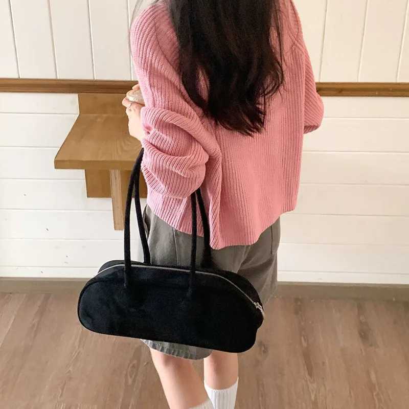 Simple Suede Stick Bag For Women Reliable And Versatile Armpit Bag Womens Autumn And Winter New Shoulder Bag handbag XJ250605