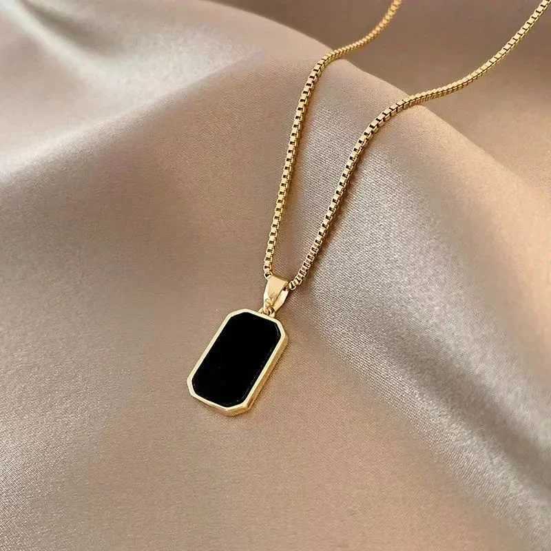 Fashion Square Necklace for Women Korean Black Geometric Pendant Necklace Collar Neck Gold Color Chain Charm Jewelry Party Gift XJ250604