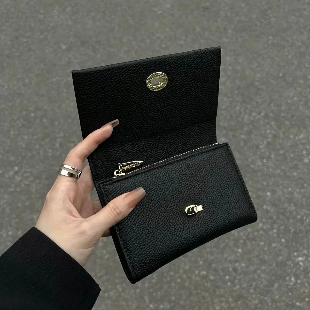 Exquisite Black Womens Wallet Cool Style Compact Card Holder Multiple Slots and Short Wallets 250605