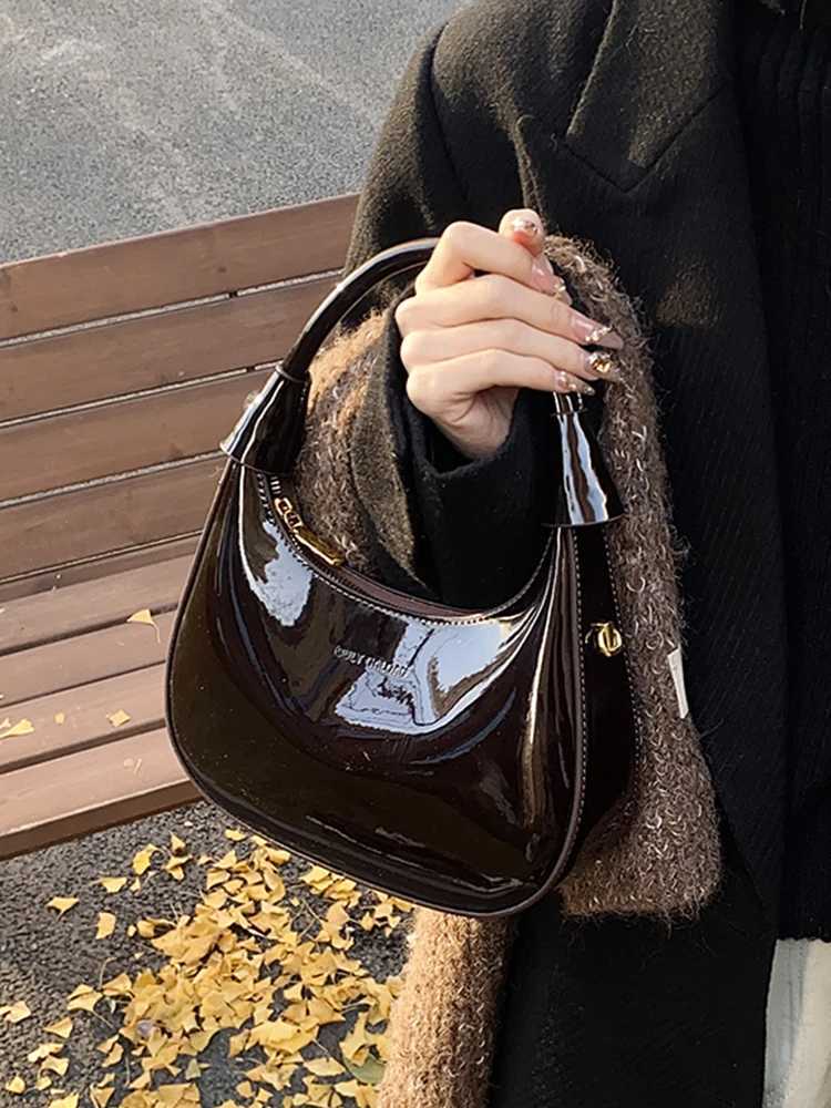 High End Burgundy Patent Leather Shiny Surface Crossbody Bag 2025 New Wens Zipper Chain Armpit Bags Elegant Texture Handbag Y250626
