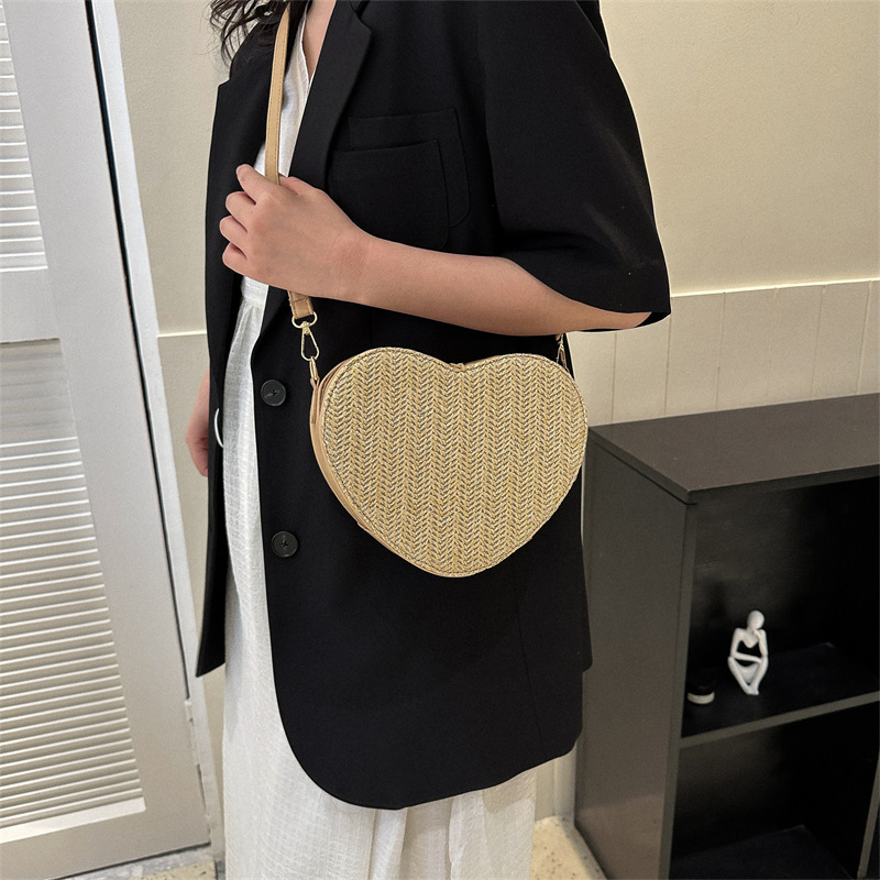 designer 2025 Spring Summer New Fashion Straw Woven Single Shoulder Crossbody Heart-shaped Small Bag Women's Bag Supports Wholesale and Mixed Ord