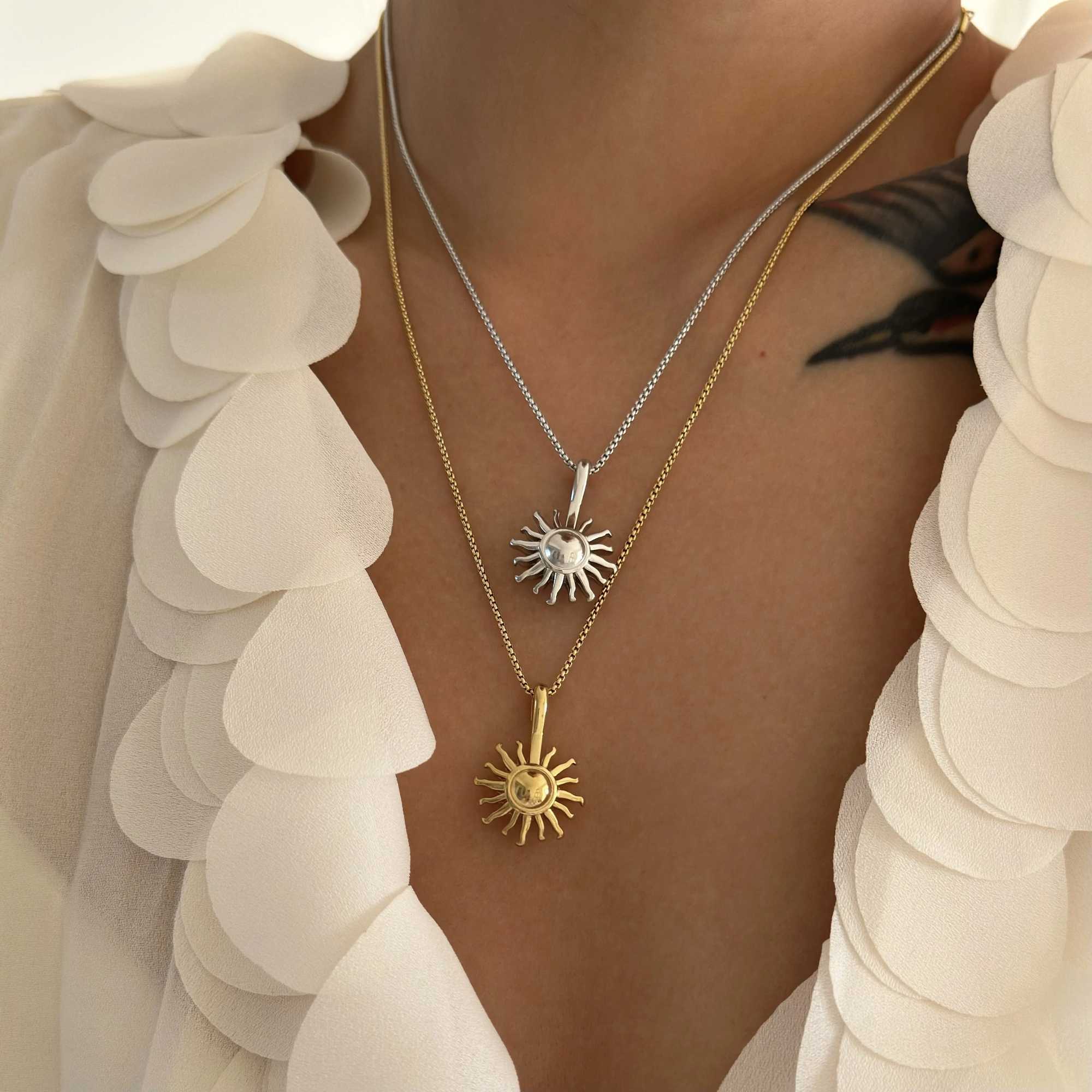 DASEIN 18k Gold Plated Stainless Steel Sun Necklace Vintage Medieval Court Design Sun Pendant Box Chain Jewelry Gift for Women XJ250604