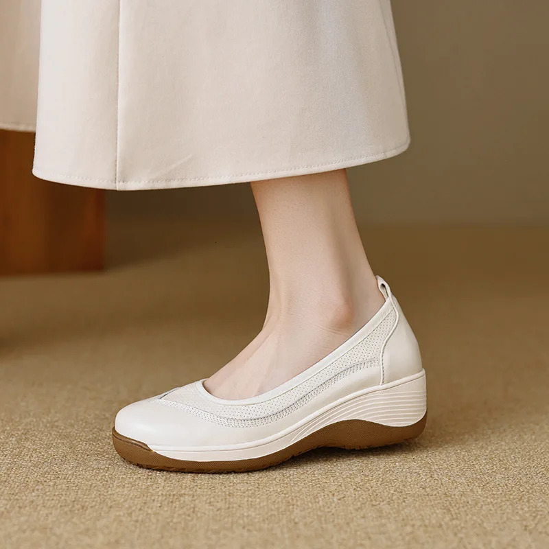 Women Soft Leather Loafers Thick Soled Lazy Sponge Cake Shoes Womens Round Toe Single Shoes Breathable Lightweight White Shoes 250603
