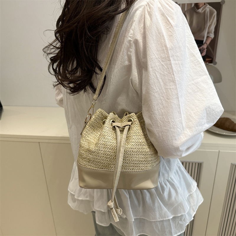 designer Korean Style Fashion Trend Crossbody Bag Personality Straw Bag 2025 Spring New Casual Color-Block Handbag Bucket Bag