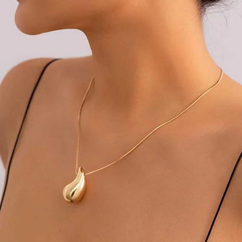 Classic Gold Color Stainless Steel Necklace For Women Jewelry Limited Metal Vintage Waterdrop Pendant Necklace Birthday Gift XJ250604