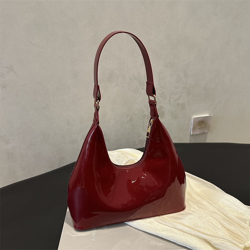 designer Vintage 2025 Spring Underarm Bag for Women 2025 French Niche Design Texture New Casual Crescent Bag