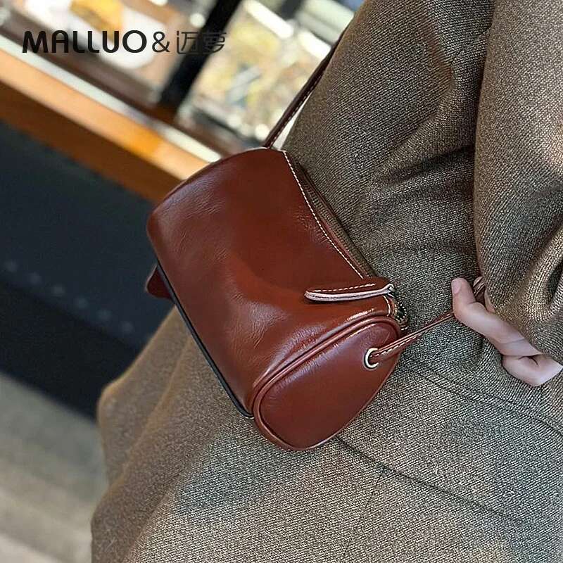 Designer Bags 2025 Women's Cow Genuine Leather Popular Cylinder Bags Ladies Retro Trendy Messenger Bag Female Designer Shoulder Handbag For Lady 