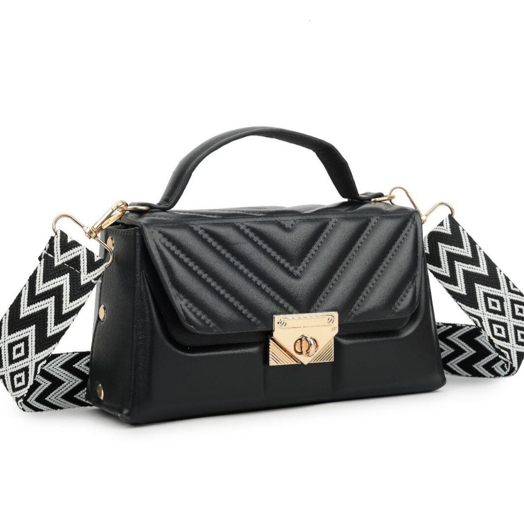 Top brand high-quality new free designer bag 2025 new fashionable style shoulder wide chain small square bag elegant commuting bag new free designer b