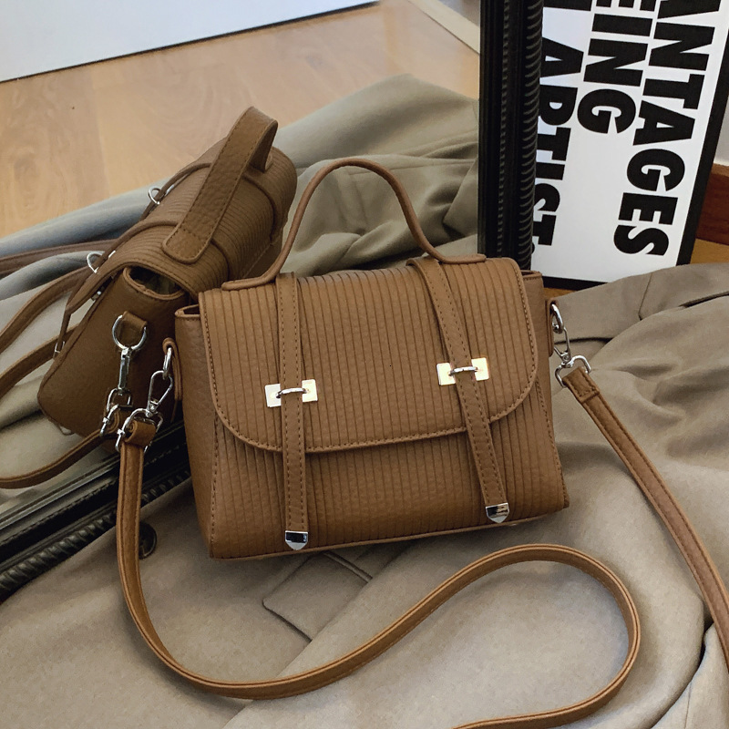 Free shipping designer bag Versatile for Women 2025 New Style Trendy, Fashionable, High end, Women's Western Texture Shoulder Handheld Small Squa