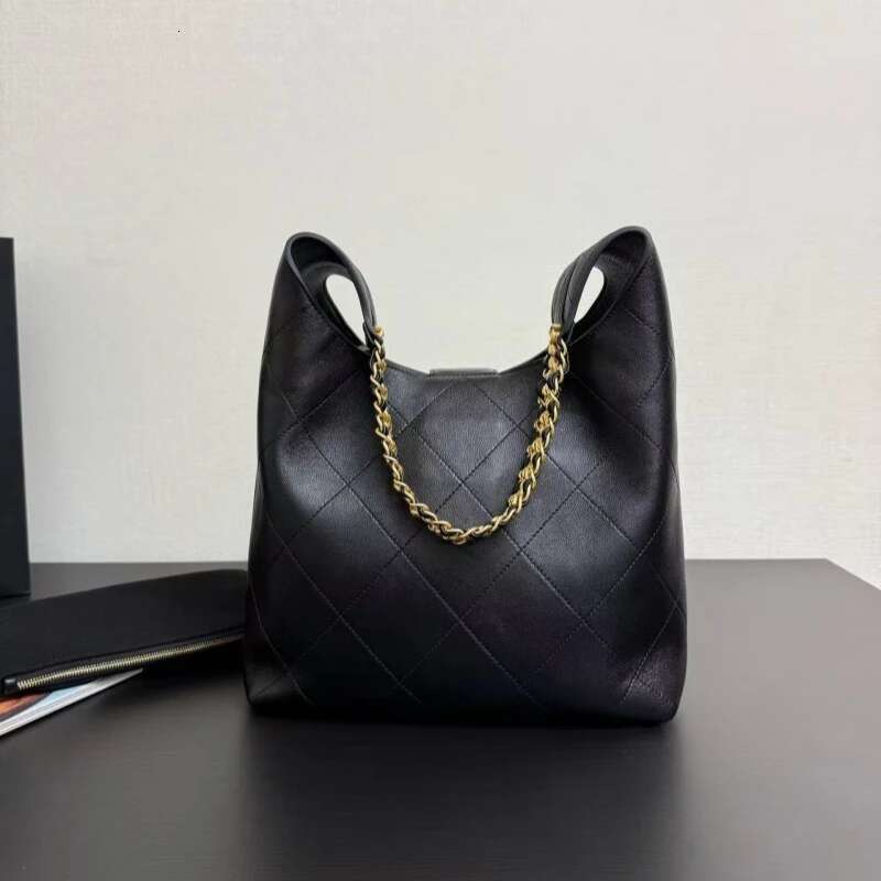 The early spring new hippie dia chain underarm retro bucket bag genuine leather soft single shoulder ba