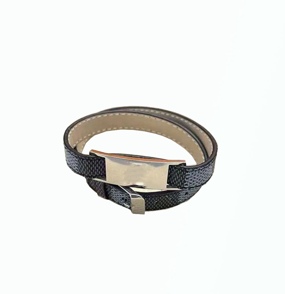 Elegant Leather Bracelet with Durable Metal Clasp - Stylish Strapping Jewelry