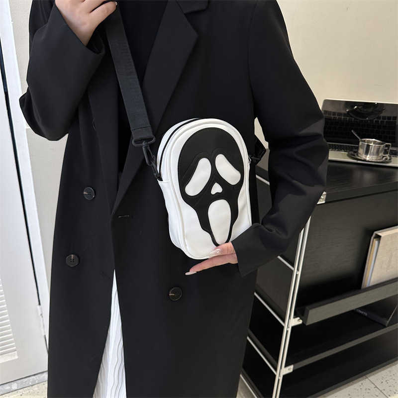 designer 2025 Autumn Winter New Skull Fashion Single Shoulder Crossbody Underarm Small Square Bag Women's Bag Supports Wholesale and Mixed Orders