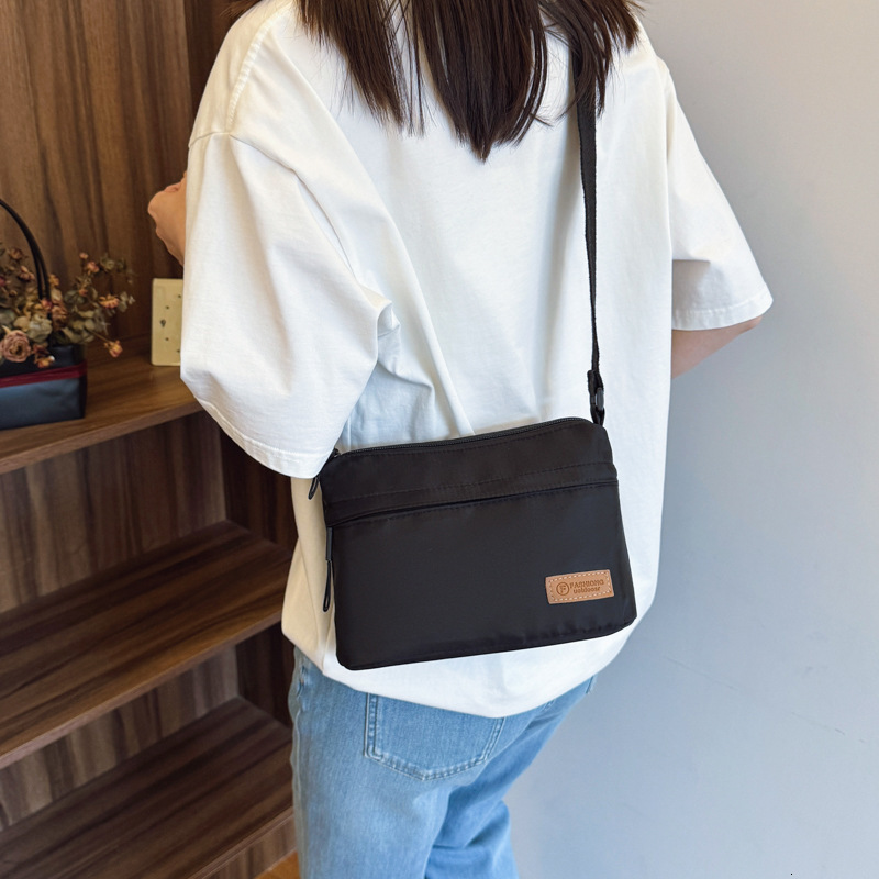 designer Fashion Trend 2025 Spring New Stylish Niche Design Small Square Bag Casual Simple Women's Shoulder Crossbody Bag