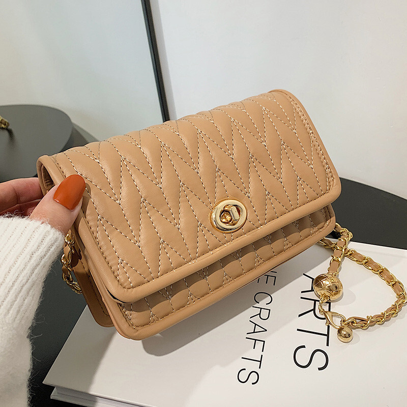 New Style Fashion Chain Bag Women 2025 New Simple Texture Small Square Bag Internet Celebrity Stylish Single Shoulder Crossbody Bag New Free Delivery 
