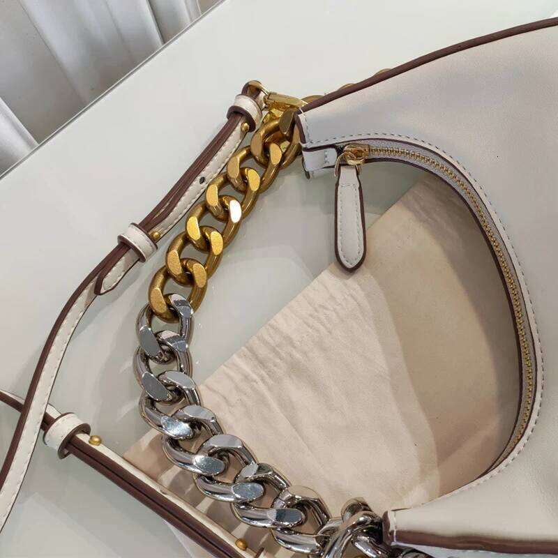 2025 Fashionable Single Shoulder Handbag Personalized Women's Large Chain Classic Casual Crossbody Bag Zipper Opening