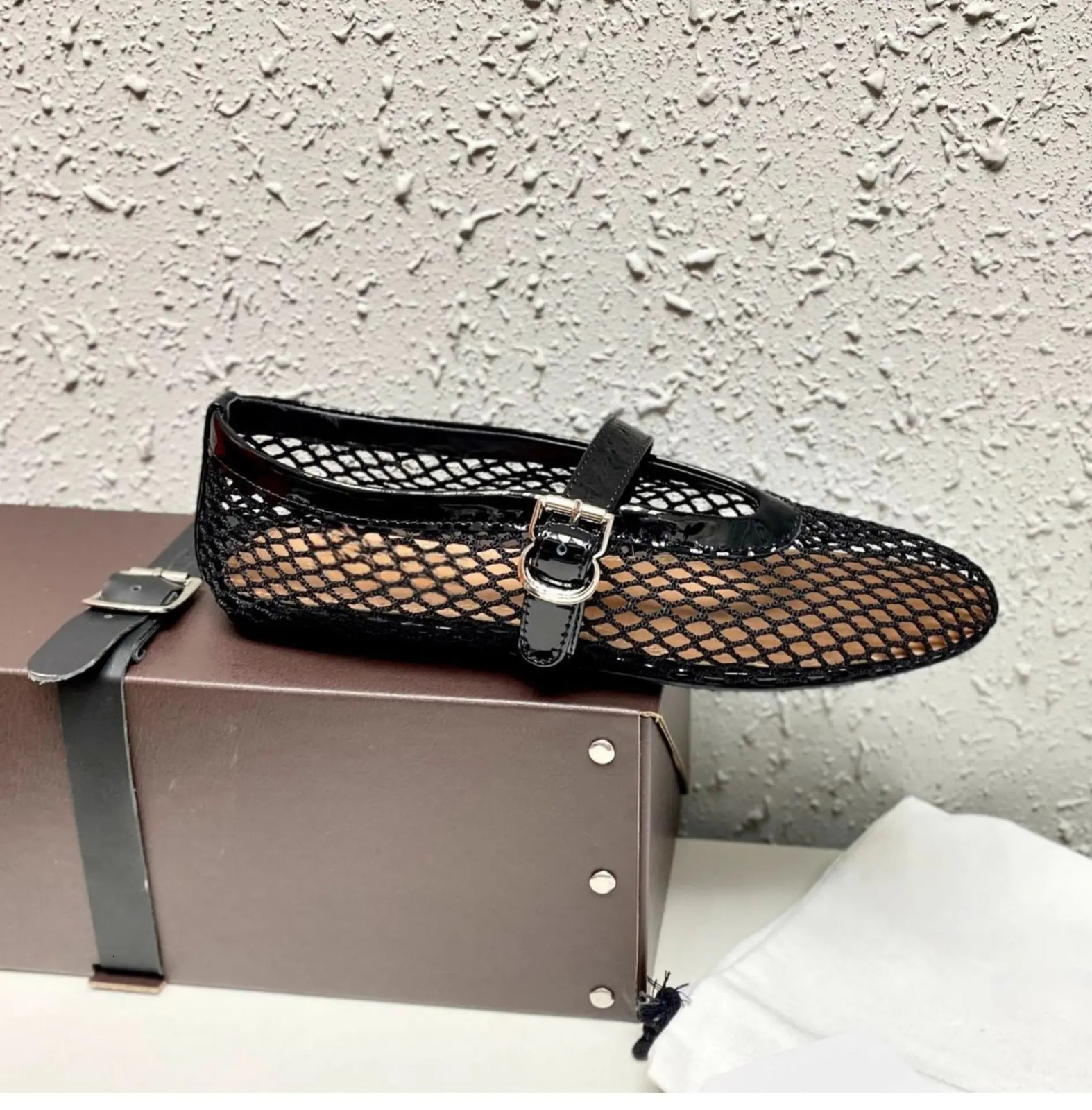 Fishing Net Shoes Womens Flat Mary Janes Shoes Summer Shallow Buckle Strap Sandals Ladies Summer Cut Out Loafers 250603