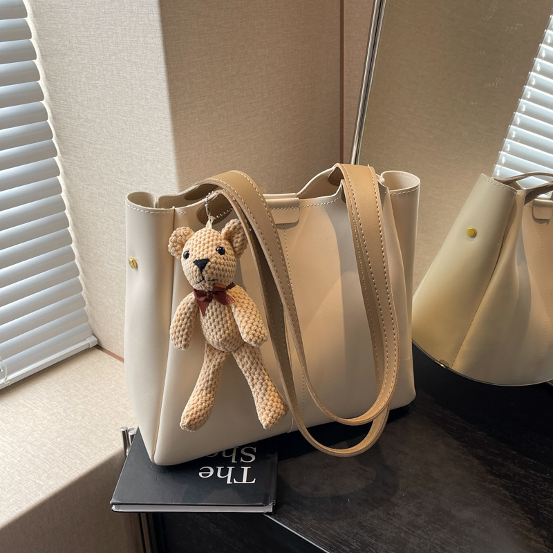 Large capacity handbag, new fashionable shoulder bag, multifunctional commuting handbag, designer women's crossbody bag