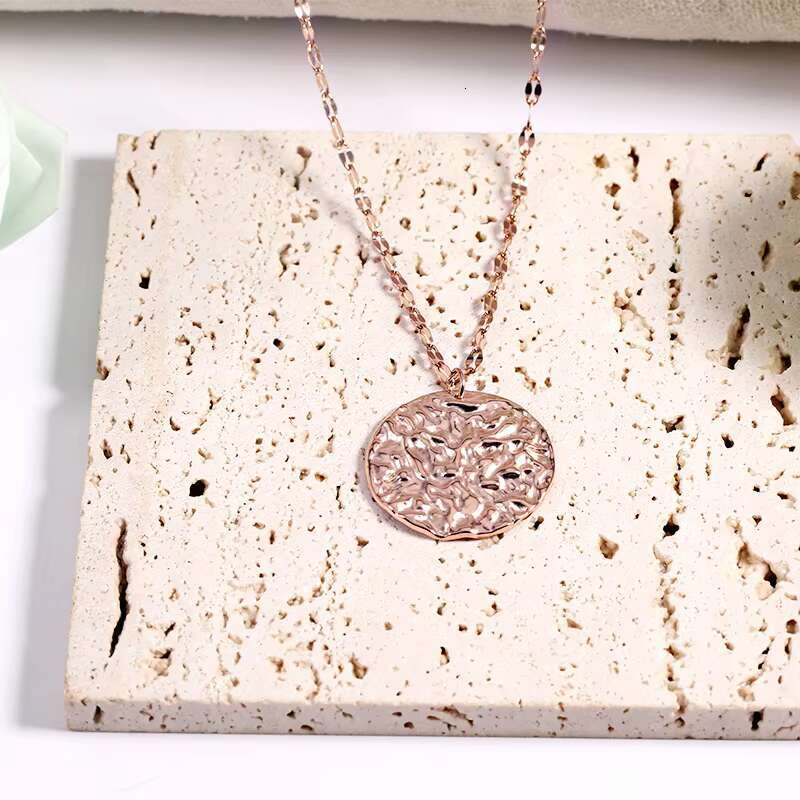 Simple 18k Gold Plated Hammered Texture Round Disk Pendant Necklace Stainless Steel Custom Letter Initial Necklace Women
