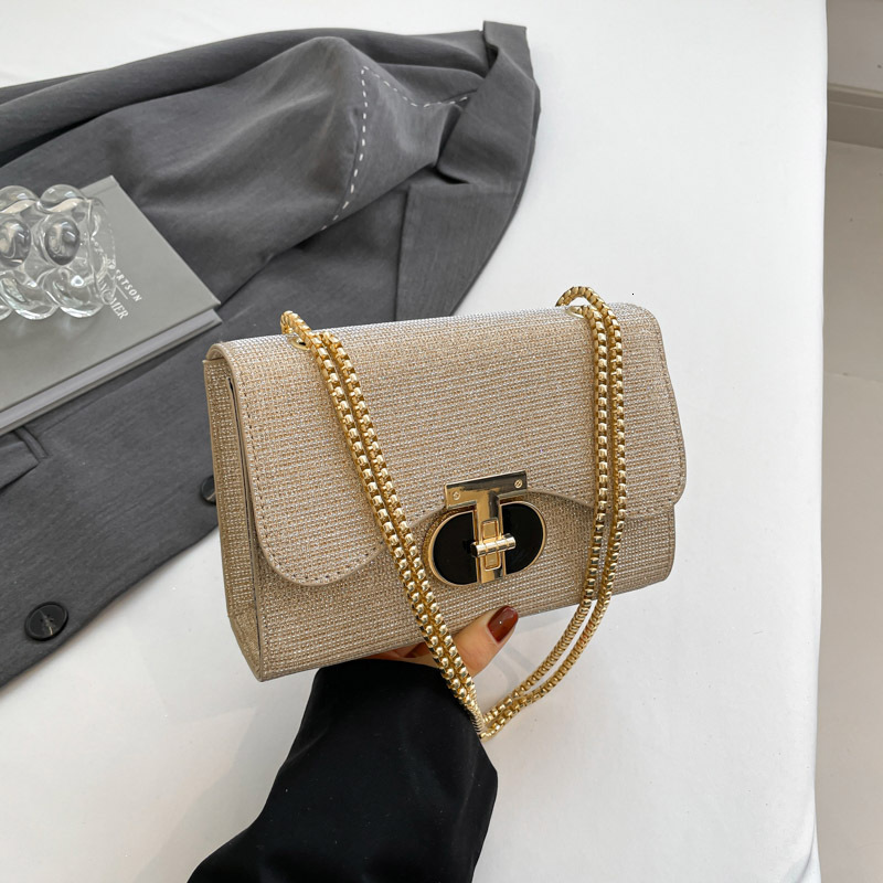 Top brand high-quality new free designer bag fashion chain bag 2025 new lock single shoulder crossover water ripple texture armpit bag brand new free 