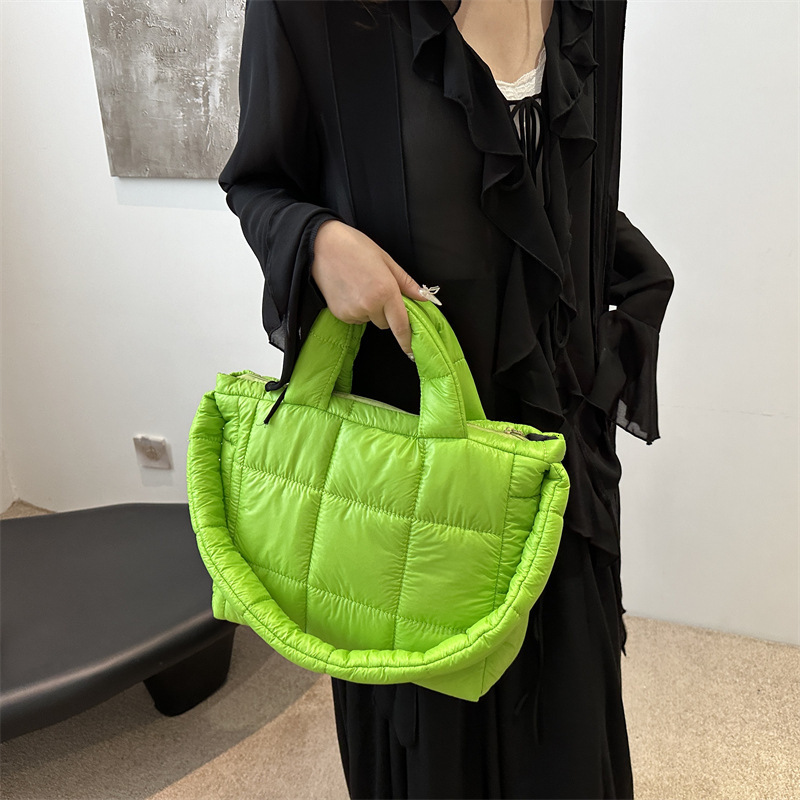 designer Fashion Simple Tote Bag Solid Color Casual Shoulder Handbag 2025 Summer New Women's Niche Shoulder Bag