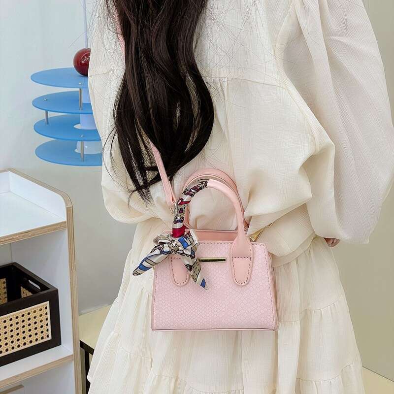 Fashion Handbag Small Square for Women New 2025 Spring Summer Korean Version Simple Shoulder Trendy Versatile Commuter Crossbody Bag