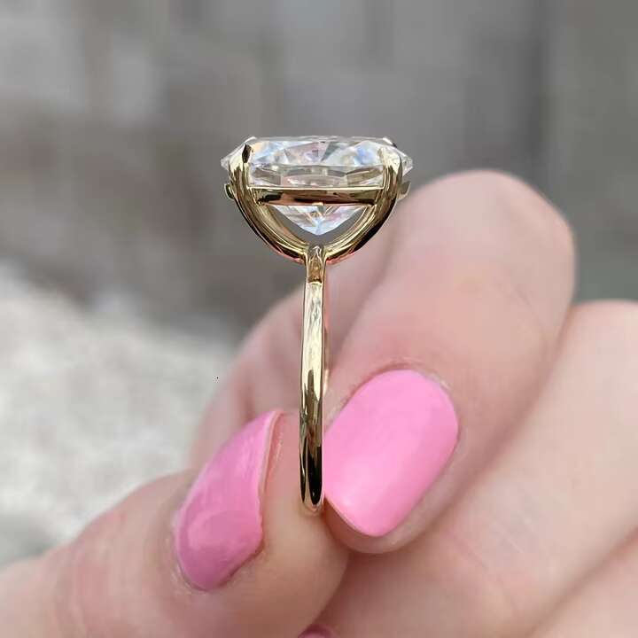 5.5Ct Solitaire Engagement Ring Oval Cut Moissanite VVS1/DEF in 10k 14k 18k Solid Gold