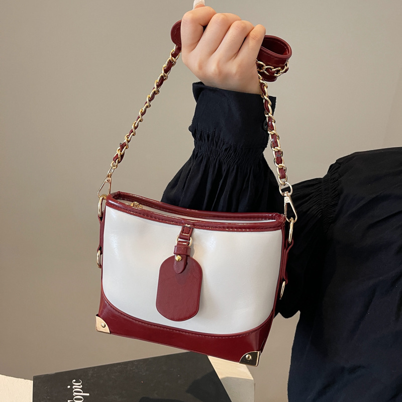 Free Shipping Designer Bag High End Korean Fashion Contrasting Single Shoulder For Women In Summer 2025 New Large Capacity Commuting Diagonal Cross Bu