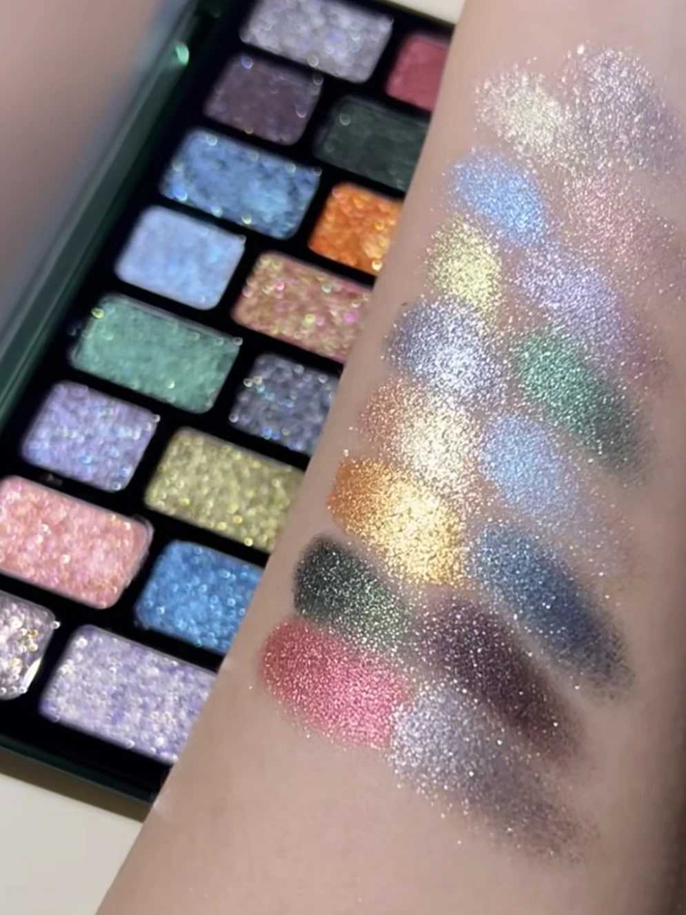 Cheeryep 6 Color Eyeshadow Qianyan Plate Glitter Chameleon Matte Pearlescent Explosive Flash Plate Qian Yan Cowherd Sequins W250605