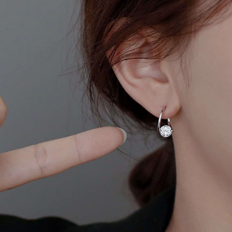 DHCollections Sterling Sier Zircon Niche Cuffs Minimalist Style High-end Korean Earrings Autumn Ins Fashion Ear Jewelry