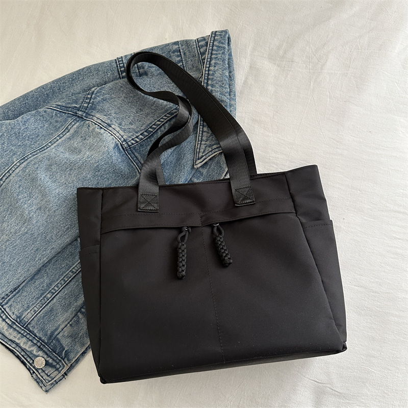 designer Minimalist Korean Style Large Capacity Commuter Tote Bag 2025 Winter New Lightweight Fashion Casual Shoulder Underarm Women's Bag