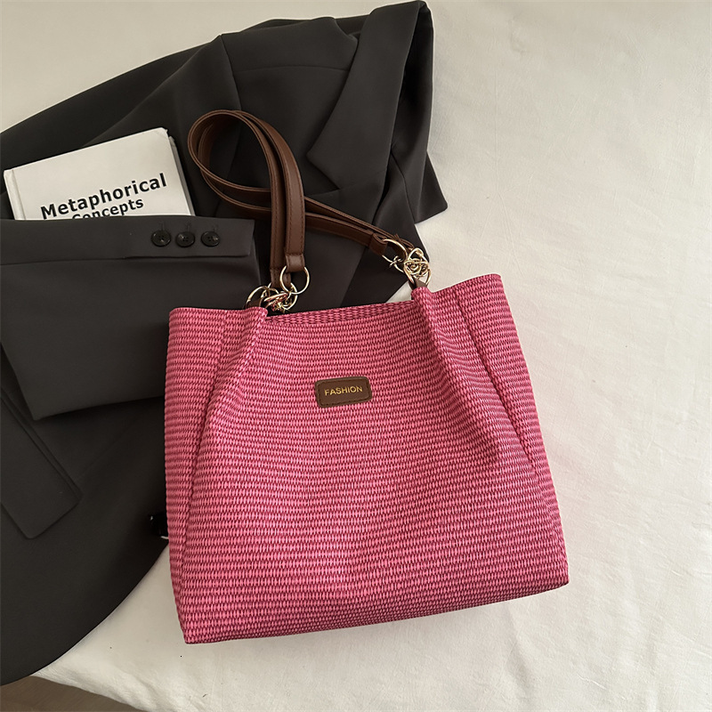 designer Fashion Casual Texture Niche Design Underarm Bag 2025 Spring Simple New Trendy Women's Shoulder Bag