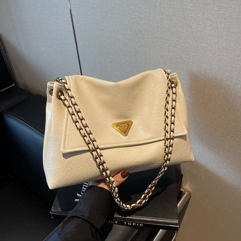 Women PU Leather Underarm Shoulder Bag Envelope bag Sequins Large Capacity Chain Crossbody Bag Simplified Retro Casual Versatile Underarm Tote Handbag