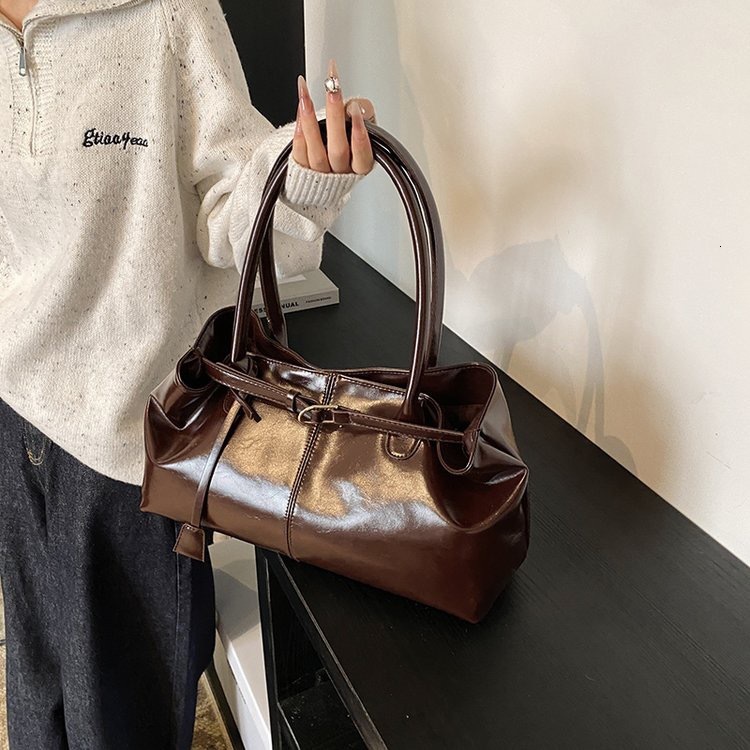 Oil wax leather retro large capacity women's bag autumn and winter multifunctional shoulder bag designer women's handbag shoulder bag
