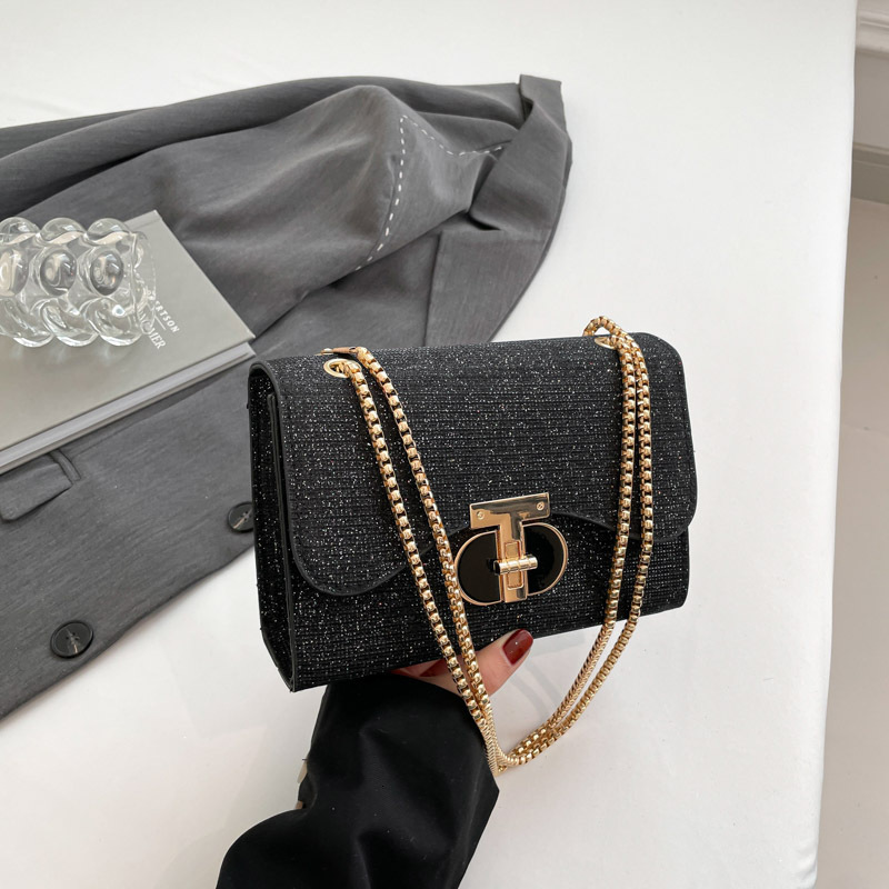 Top brand high-quality new free designer bag fashion chain bag 2025 new lock single shoulder crossover water ripple texture armpit bag brand new free 