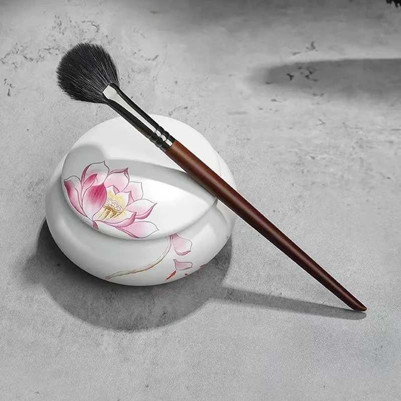 2PCS Goat Hair Flame Shape Highlight Brush Soft Professional Facial Fan Makeup Brushes Set Beauty Cosmetics Tool W250605