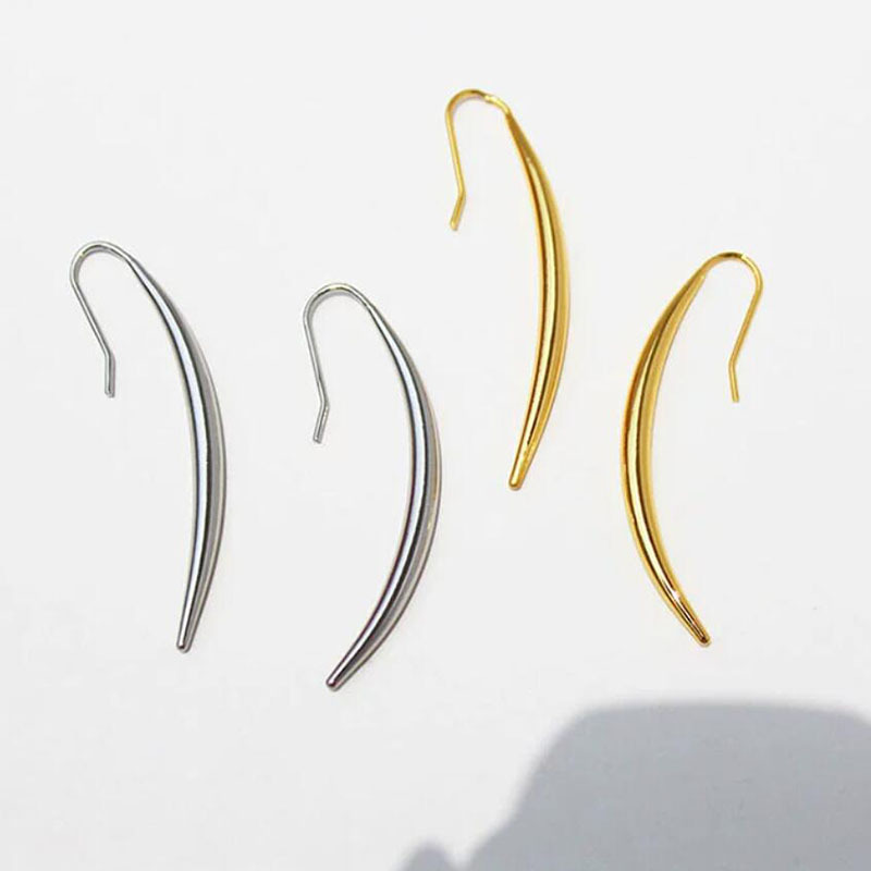 European and American Style Ladies Brass Gold Plated Water drop Shaped Crescent Earrings with Smooth Wolf Tooth Design