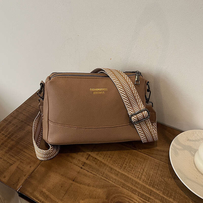 New Fashion Women's Versatile Commuter Simple High-end Single Shoulder Crossbody Soft Surface Wide Strap Bag for Women