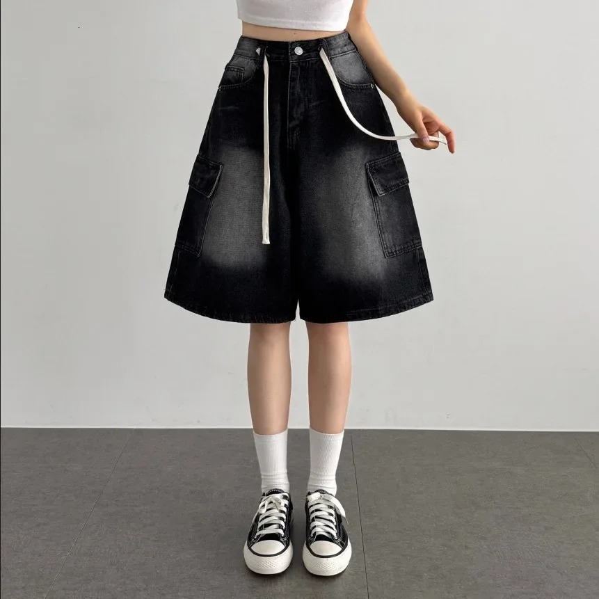 Loose Fit High Waist Straight Leg Denim Shorts with Big Pockets Japanese Style Workwear FivePocket Washed Jeans Shorts 250604