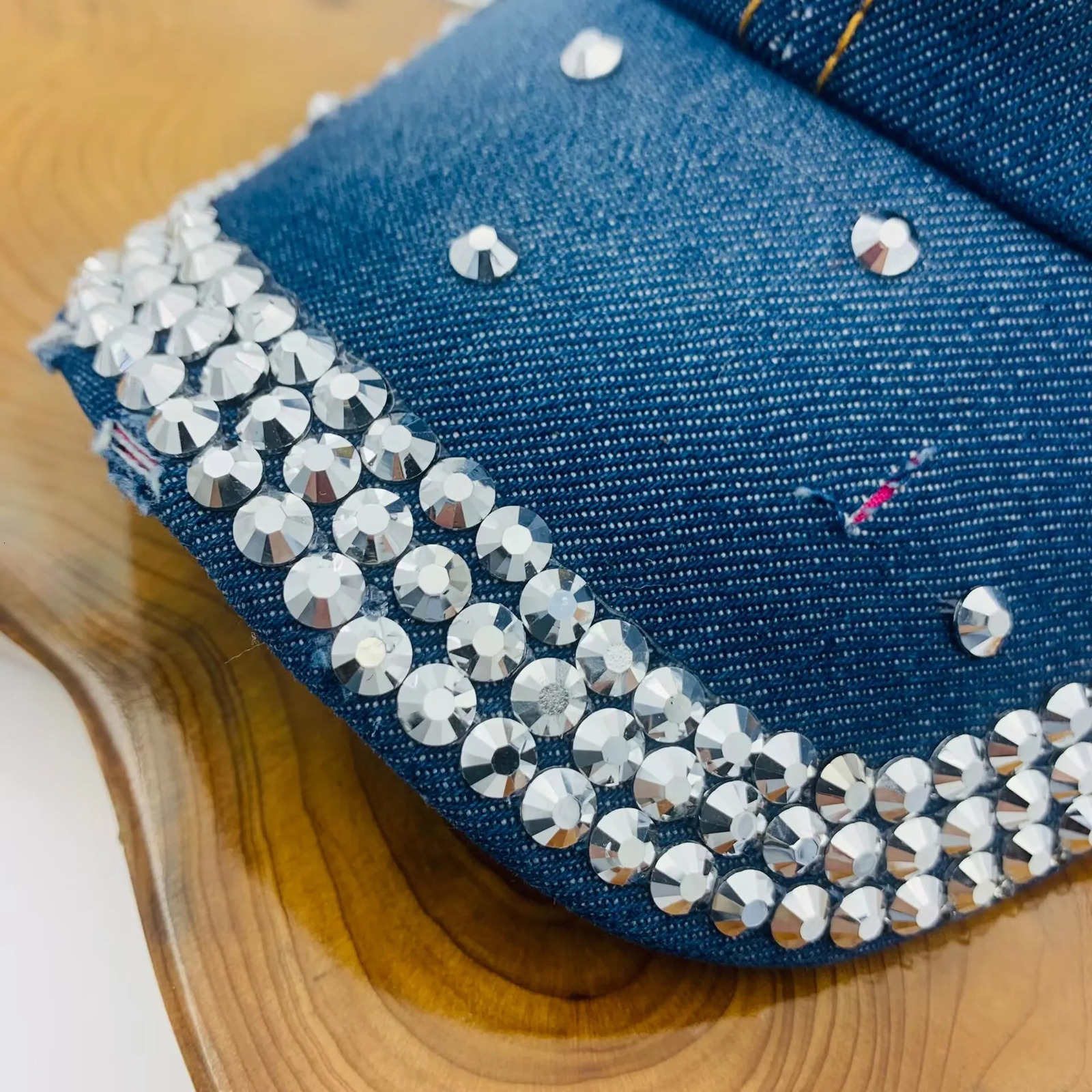 Butterfly Cowboy Baseball Hat Handmade Diamond Duck Tongue Hat Womens Spring and Autumn Versatile Sunshade Hat 250603