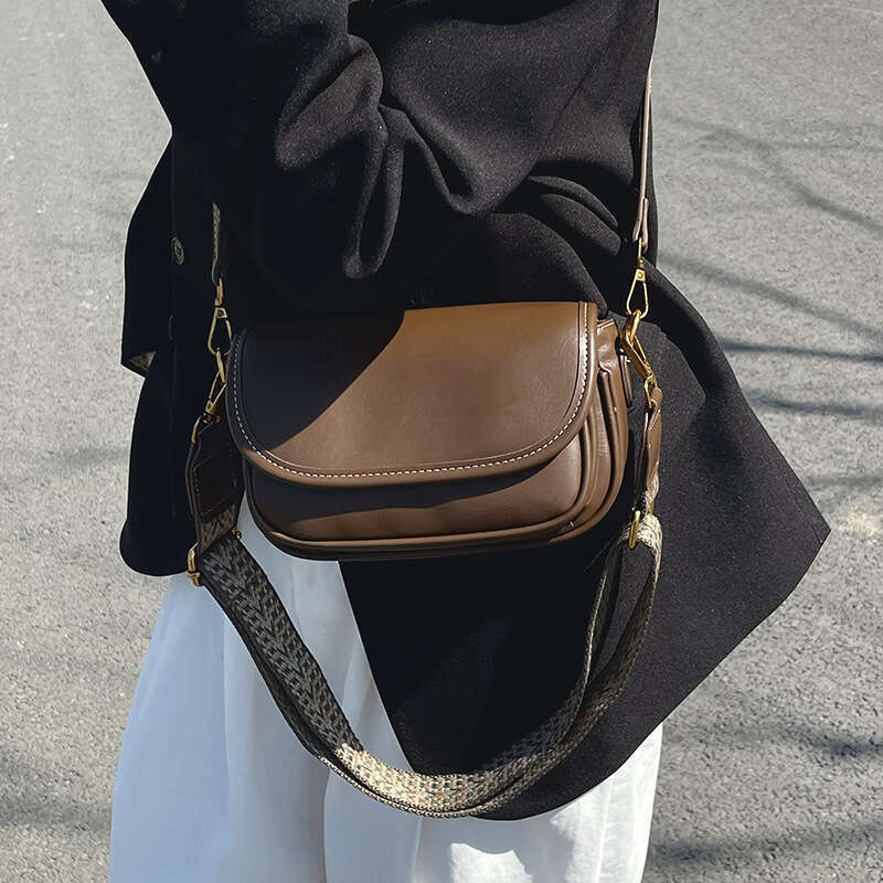2025 Fashion Small Square High-end Versatile Crossbody Casual Korean Commuter Simple Shoulder Bag