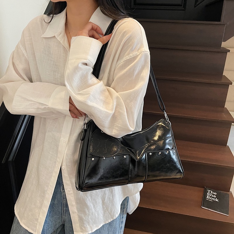 designer 2025 New Large Capacity Retro Soft Leather Motorcycle Bag High-end Casual Multi-pocket Shoulder Crossbody Bag Underarm Bag