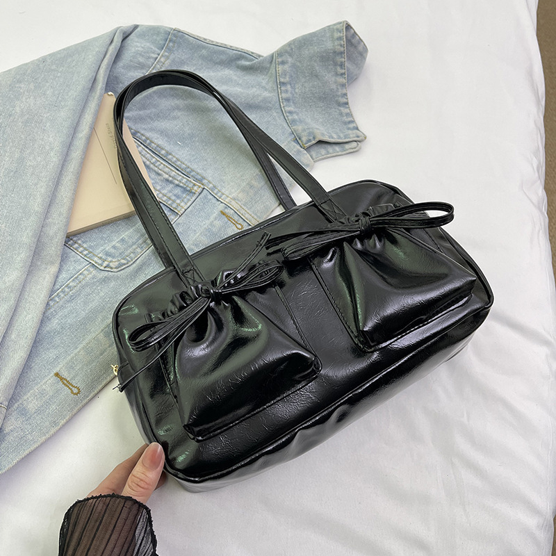 designer 2025 New Spring Stylish Korean Pleated Shoulder Bag Niche Underarm Small Bag Women's Fashion Commuter Tote Bag
