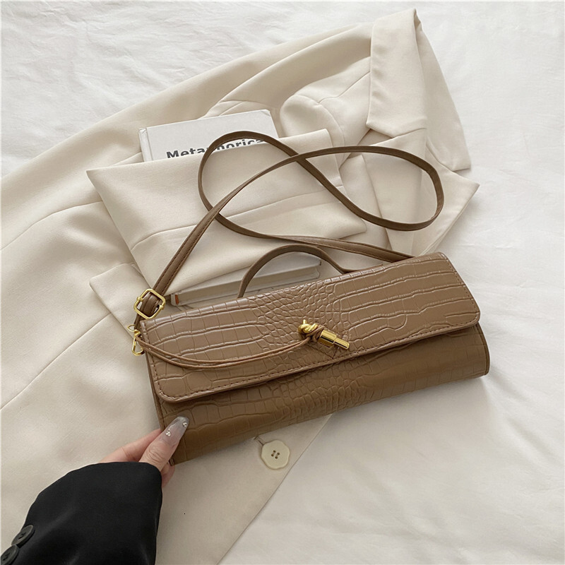 designer 2025 Summer Casual Simple Texture Baguette Bag Personality Trend Fashion New Stylish Women's Shoulder Crossbody Bag