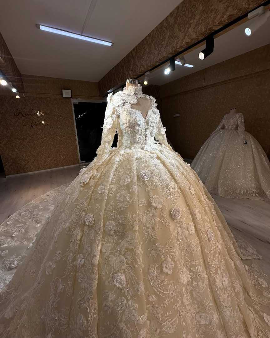 Luxury Ball Gown Wedding Dress 3D Flowers Princess Women Long Sleeve Bride Robe Puffy Bridal Gowns Customized