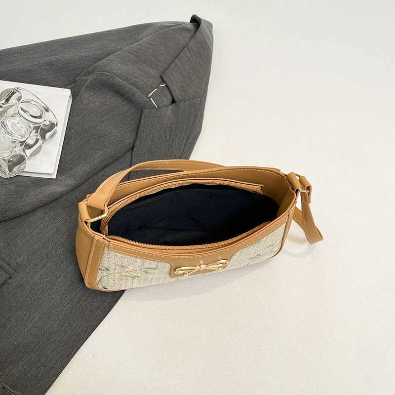 Summer Beach Woven Shoulder Bag for Women Vintage PU Leather Cute Bow Str Baguette Purse Ladies Underarm Bag Small Handbag XJ250605