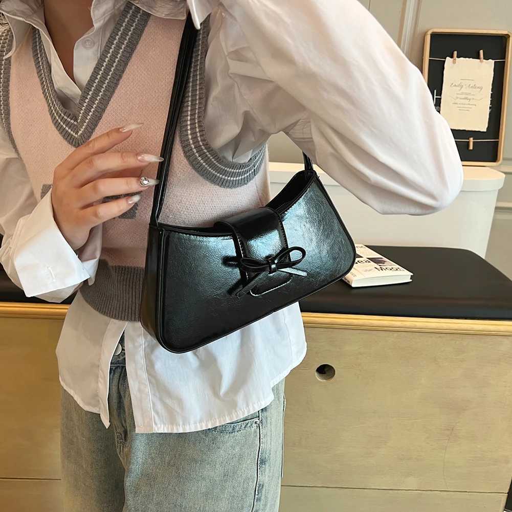 Women Leisure Armpit Handbag PU Leather Fi Shoulder Purse Solid Color Travel Underarm Handbag Girls Outdoor Daily Bag XJ250605