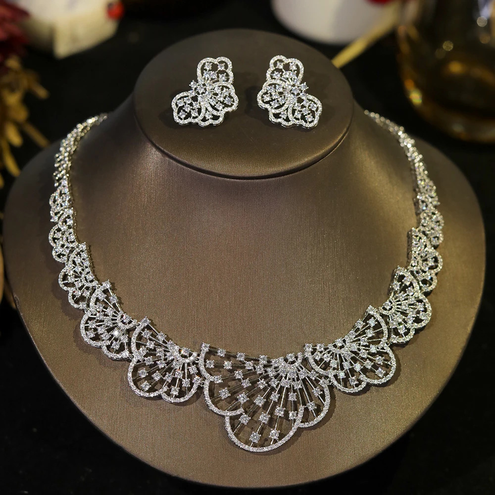 Graceful 2Pcs White CZ Zircon Necklace Set Brides High Quality Fine Jewelry Women Wedding Engagement Accessory 250530