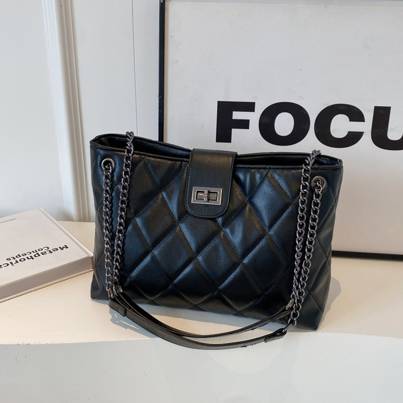 Free Shipping Designer Bag New Fashionable Casual Diamond Grid Embroidered Thread Chain Armpit Women's Single Shoulder Diagonal Cross Bag Large C