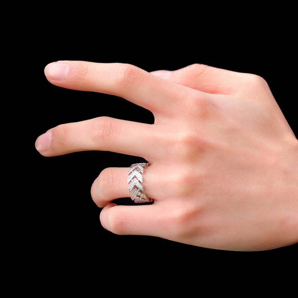 New hip hop V-shaped arrow ring real gold plated copper set Moissanite hiphop mens ring moissanite