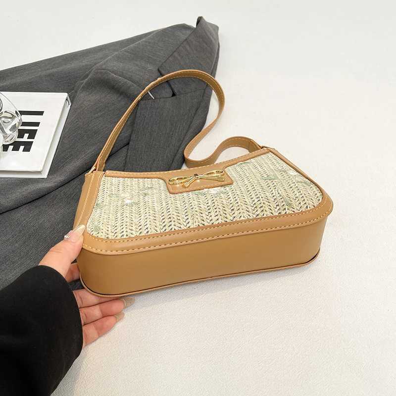 Summer Beach Woven Shoulder Bag for Women Vintage PU Leather Cute Bow Str Baguette Purse Ladies Underarm Bag Small Handbag XJ250605